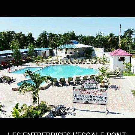 Auberge Pont-Gaudin Gonaives エクステリア 写真