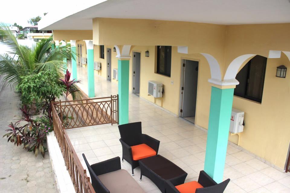 Auberge Pont-Gaudin Gonaives エクステリア 写真